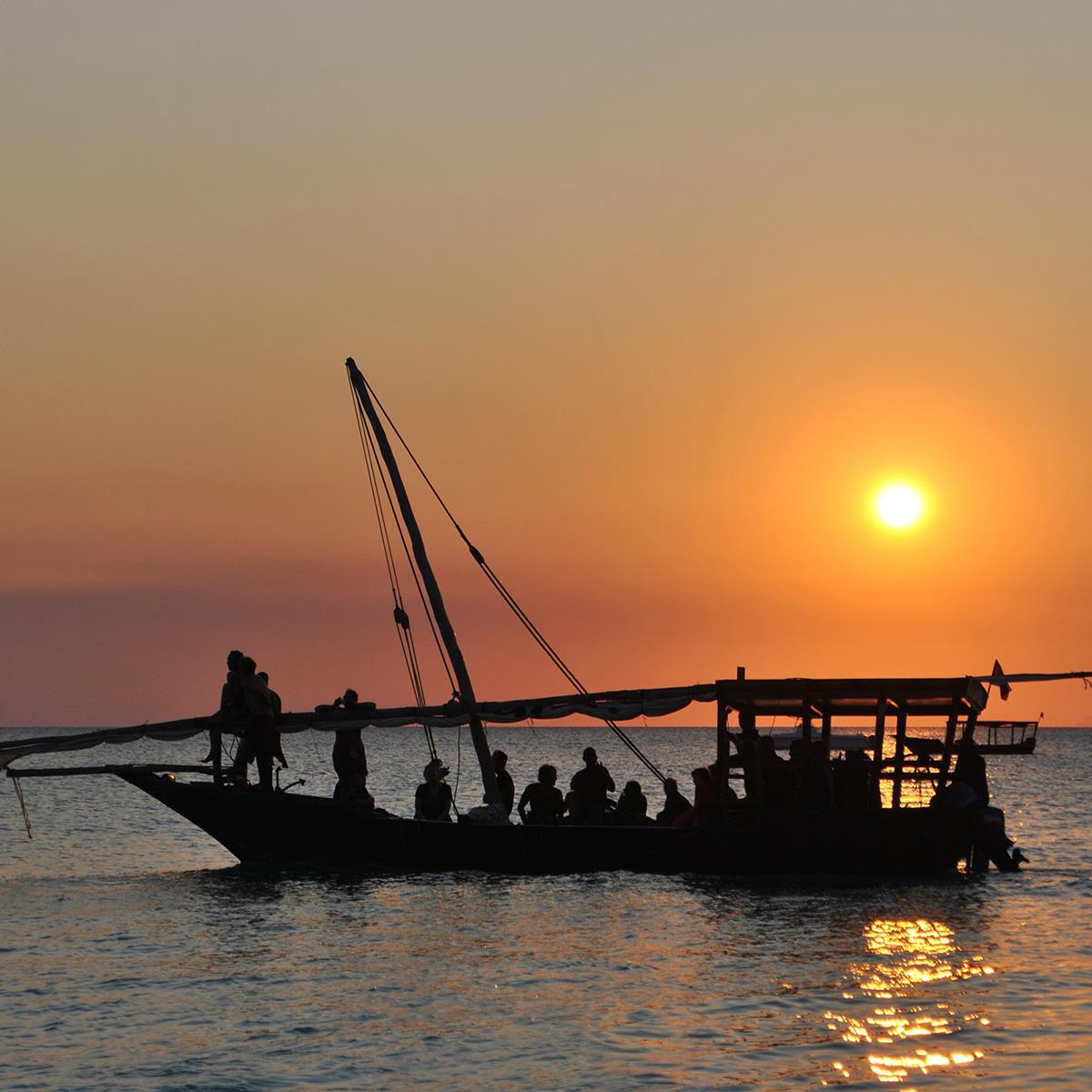 DHOW & SUNSET CRUISE