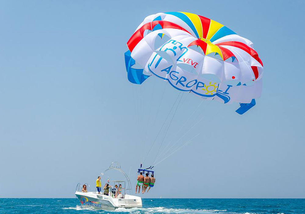 PARASAILING IN ZANZIBAR